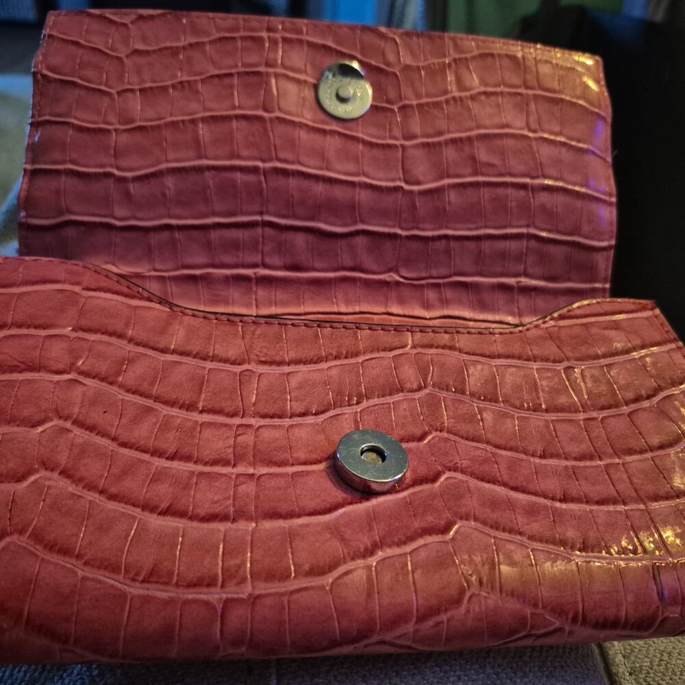 Guess Handbag - Picture 7 of 8